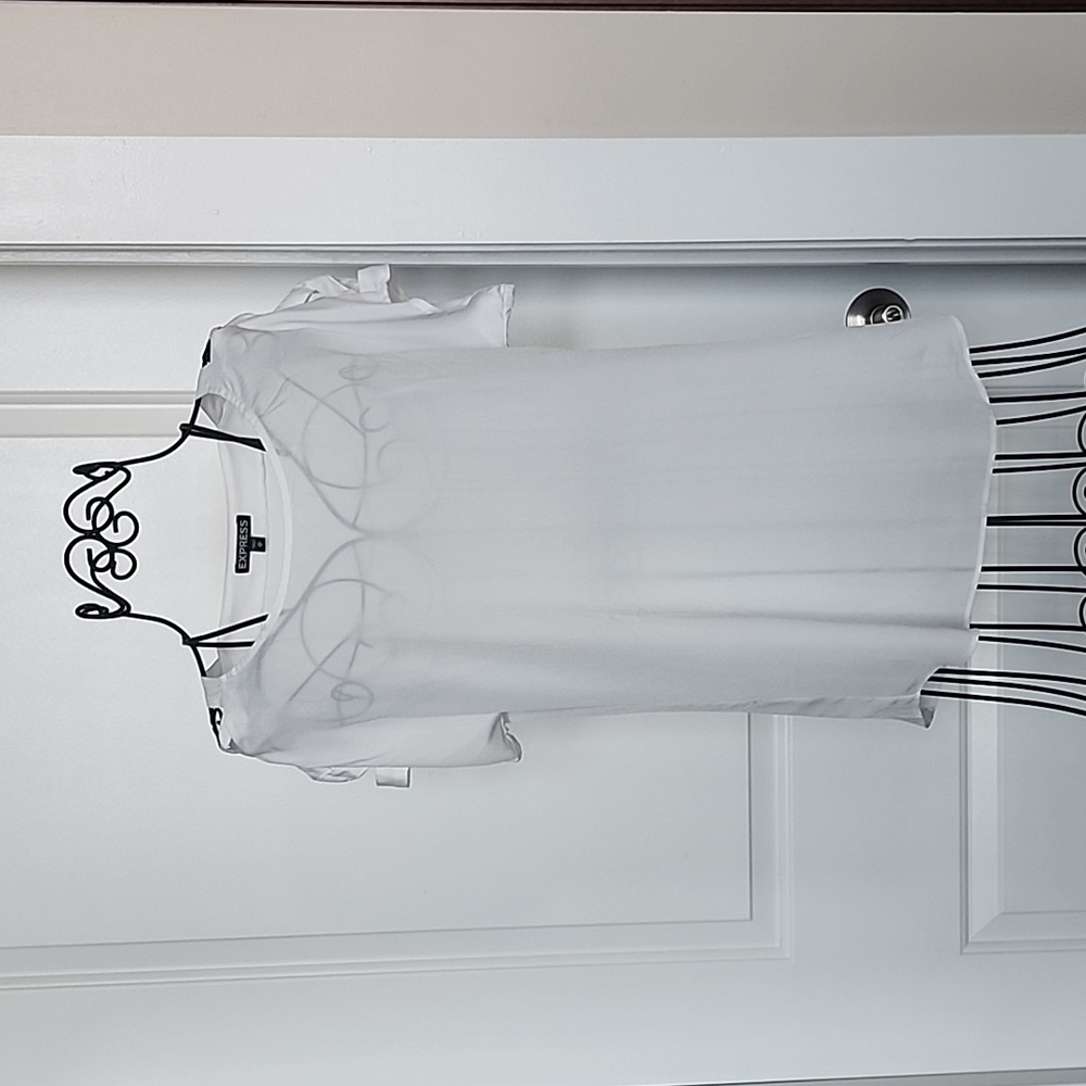 Express white short-sleeved top